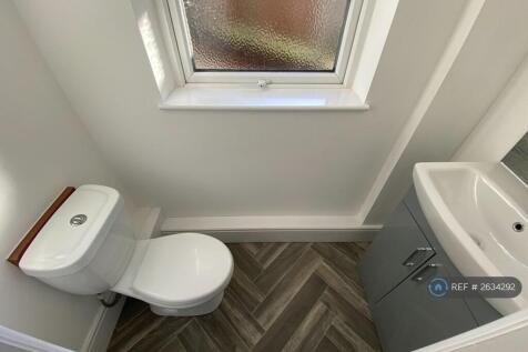 Ground Floor Toilet 