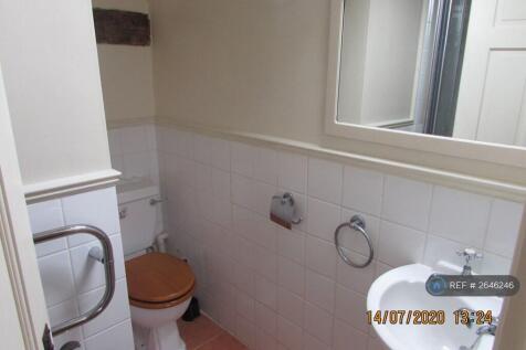 Ensuite Bedroom 2