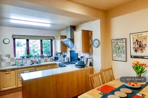 Kitchen/Dining Area
