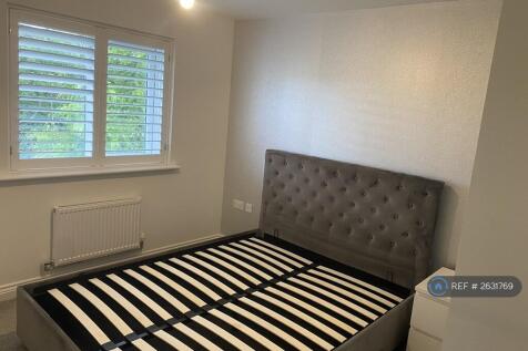 Master Bedroom With En-Suite