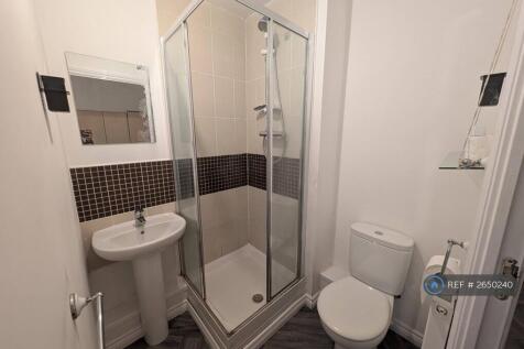 Ensuite In Master Bedroom