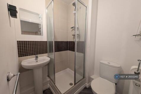 Ensuite In Master Bedroom