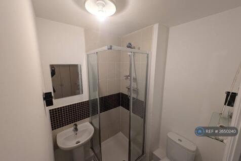 Ensuite In Master Bedroom