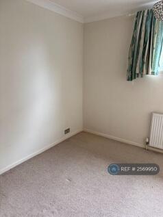 Main Double Bedroom 