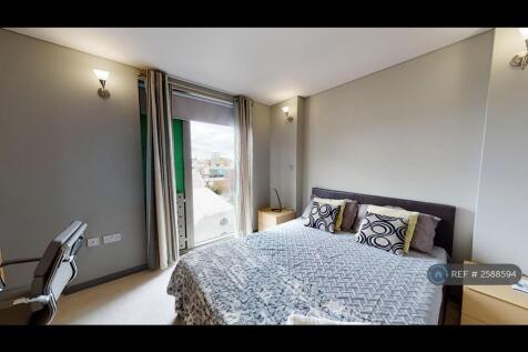 Double Bedroom With Full Furniture