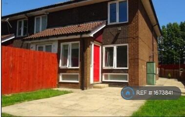 Large Fully Fenced Rear Garden
