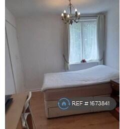 Double Bedroom (Front)