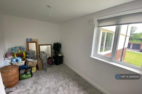 2nd Bedroom 