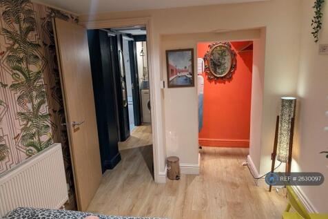 Bed 2 - With Walk-In Wardrobe