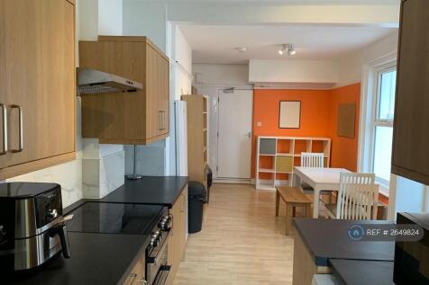Spacious Kitchen Diner