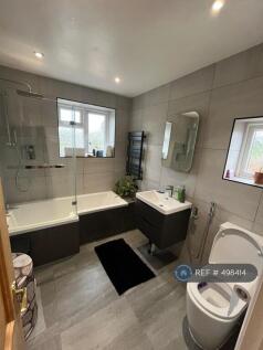 First Floor Main Bathroom