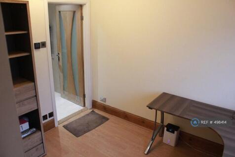 Downstairs Bedroom With Ensuite