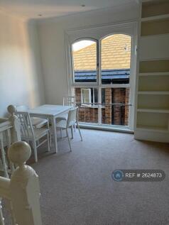 Light Atrium - Dining Table &amp; Chairs