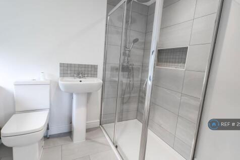 2nd Bedroom Ensuite