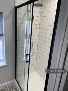 Room 4 En-Suite