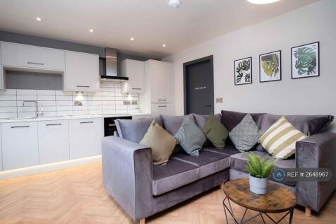 Kitchen/Living Room (3)