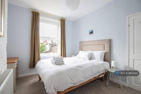 Rear Bedroom