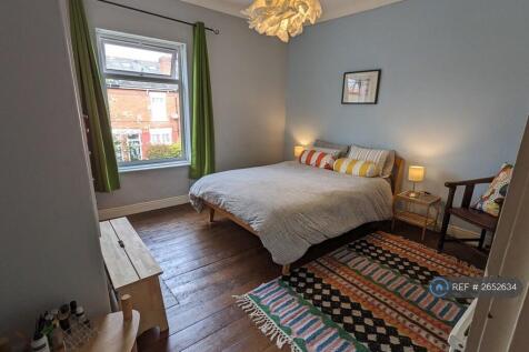 Front Double Bedroom With Walk In Wardrobe