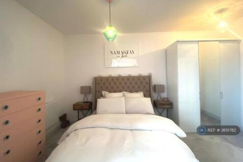 Bedroom And Wardrobes 