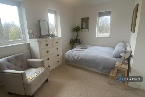 Bedoom On Top Floor 4.93x2.79m2