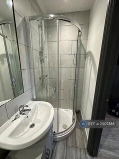 En-Suite Picture 2