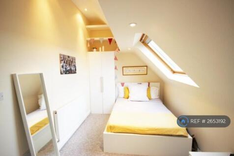 Brightly-Lit Room 6 With It&#39;s Own Ensuite