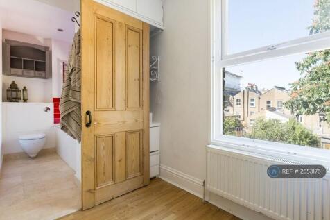 Master Bedroom 2 - Leading To Ensuite