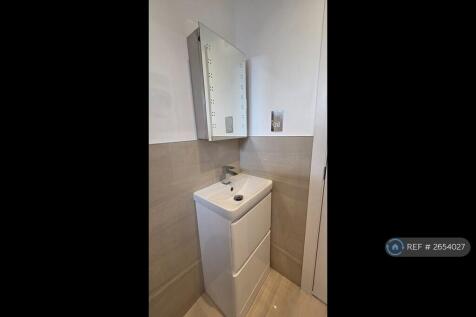 1st Floor Toilet