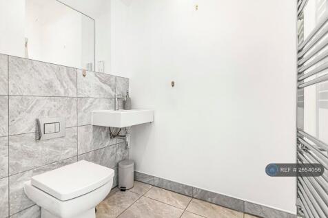 Ground Floor Toilet 