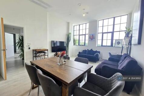 Bright Open-Plan Lounge