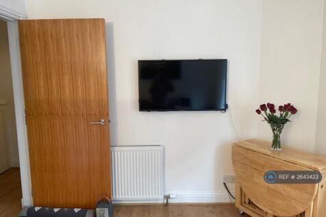 Example Of Furnished To Show Space - Living Room 