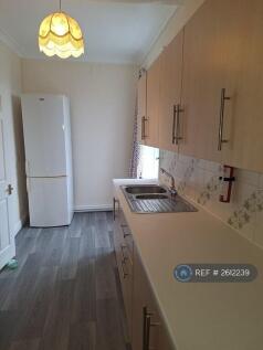 Kitchen With Range Of Units