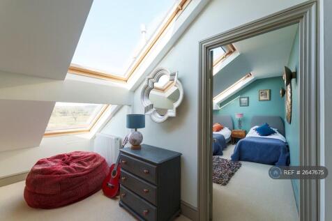 Top Floor Landing/Bedroom 6