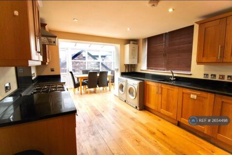 Huge Breakfast Kitchen With Conservatory