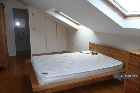 Huge Ensuite Bedrooms With Smart Tvs