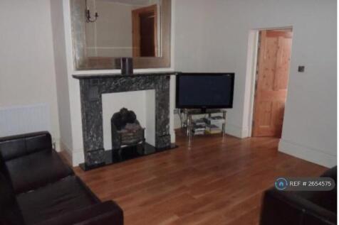 Big Lounge With Enormous 65&#34; Smart