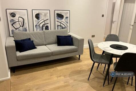 Kitchen/ Lounge