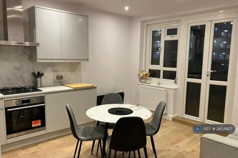 Kitchen/ Lounge