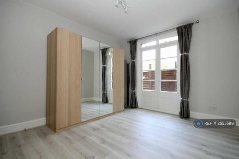 Bedroom 2/Office