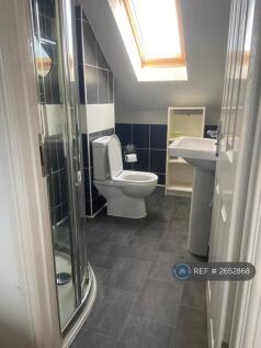 Bathroom ( Master Bedroom )