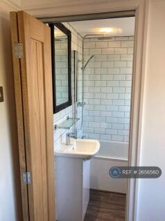 Main Bathroom 2