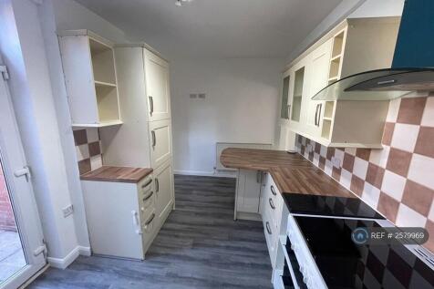 Large Fitted Kitchen