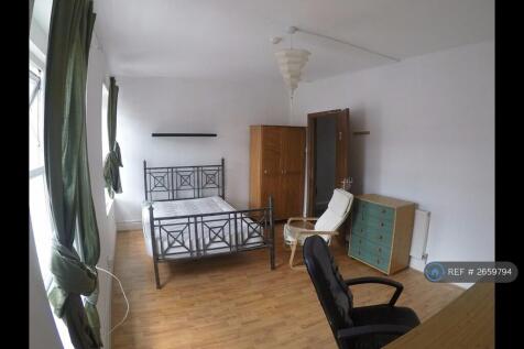 Bedroom 4 Master (Front)