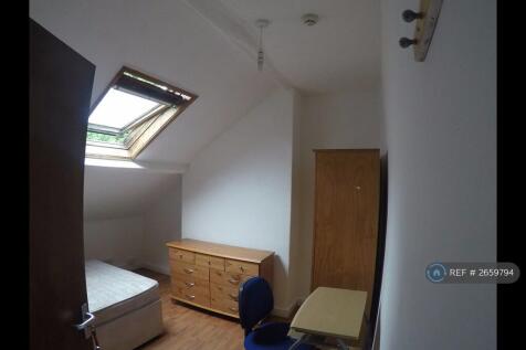 Bedroom 5 Attic (Rear)