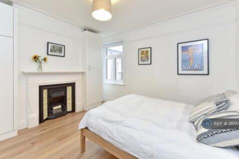 Very Large Bedroom On 1st Floor