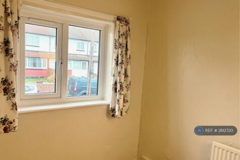 3rd Bedroom / Study