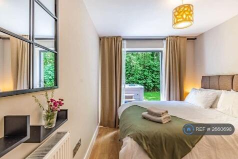 Bedroom 3/ Office
