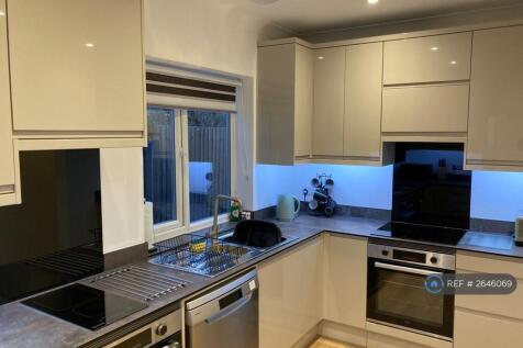 Two Hobs, Two Ovens, Great Storage