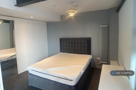 Large Bedroom (Available)