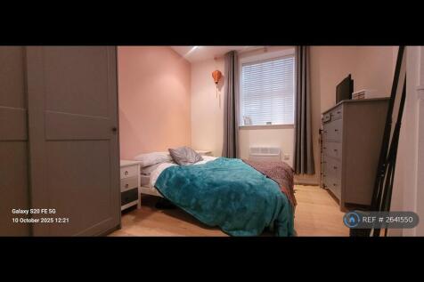 Large Bedroom